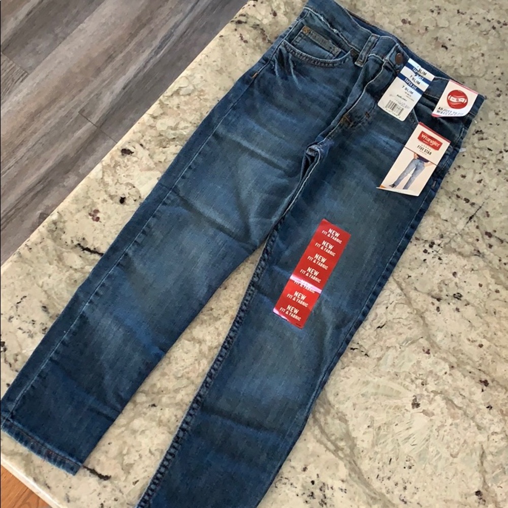 Boys Wrangler Taper Fit Slim Size 7 Brand New